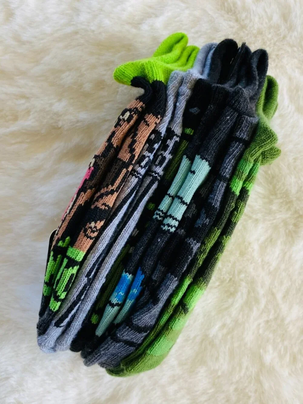 Jurassic World Boy's Socks 6-pack Show Size 9-2.5 No-Show Socks NEW Dinosaurs